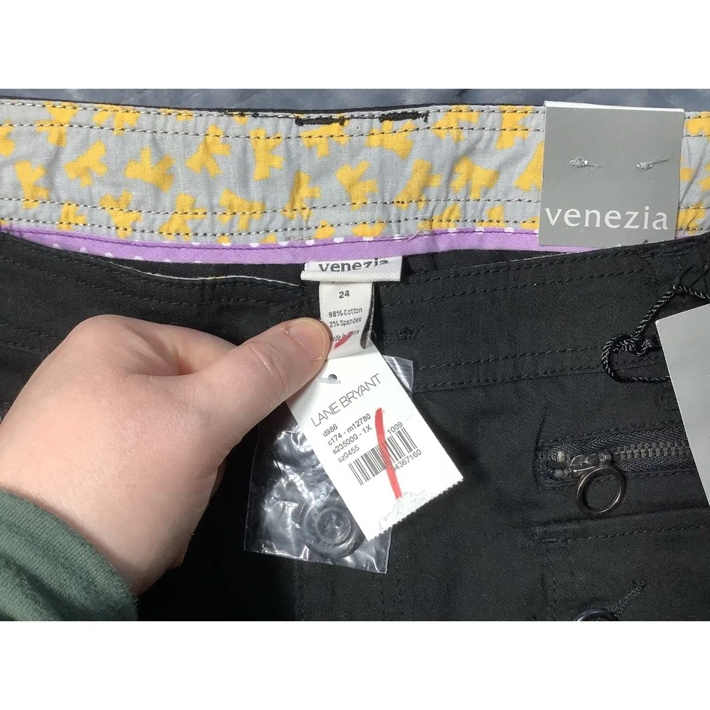 New Venezia Bermuda Shorts 24 Womens Black Stretch